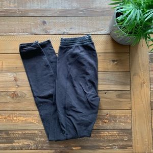 Full length black Alo Yoga leggings